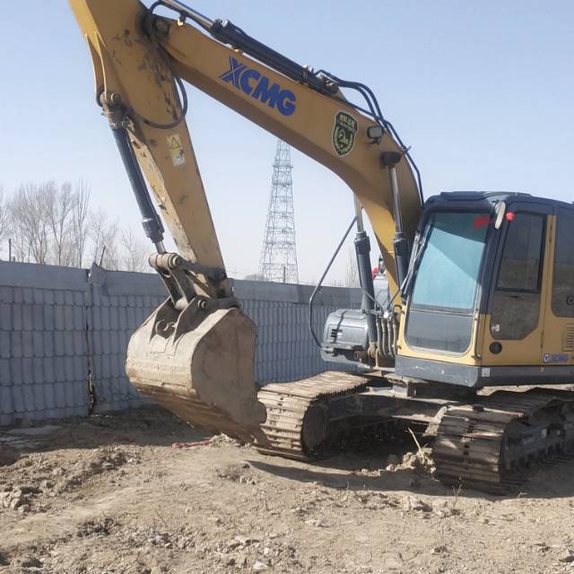 Buy XCMG 150D Used Excavator / 2