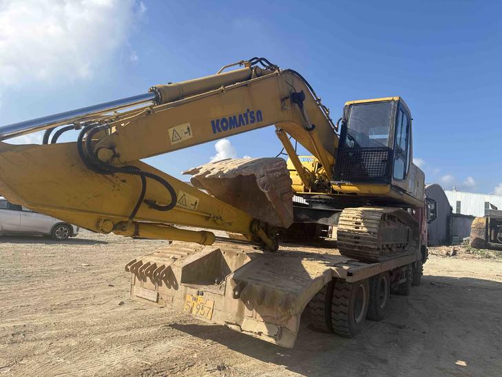 Buy Komatsu PC200-8N1 Used Excavator / 1