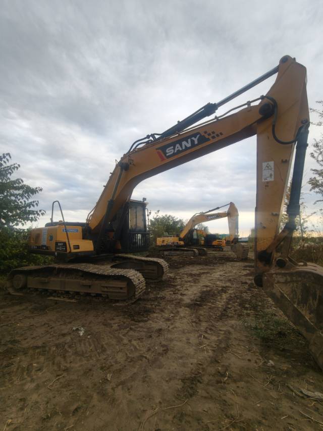 Buy Sany SY215C Used Excavator / 2 Buy Sany SY215C Used Excavator / 2