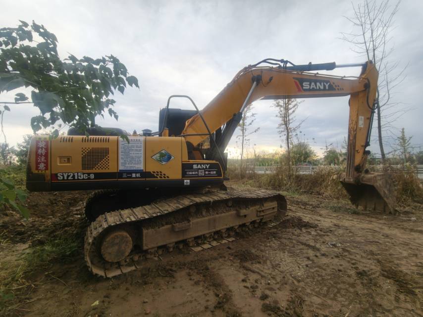 Buy Sany SY215C Used Excavator / 1