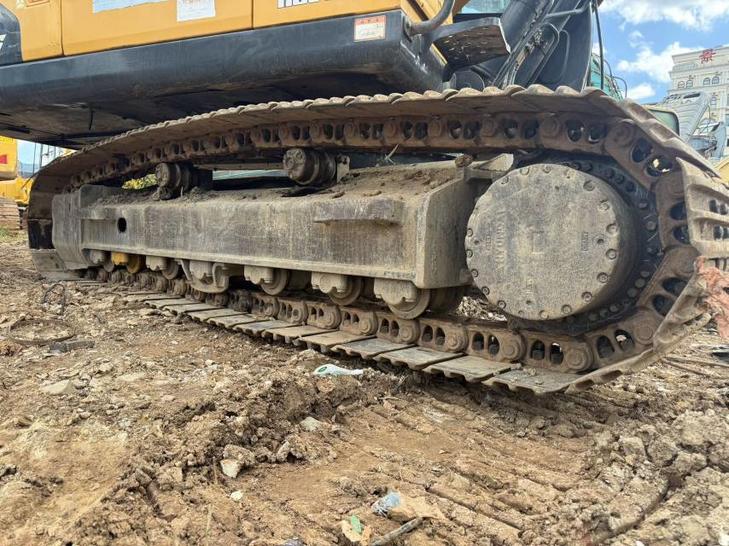 Buy Hyundai R215VS Used Excavator / 1