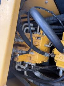 Buy Hyundai R215VS Used Excavator / 4 Buy Hyundai R215VS Used Excavator / 4