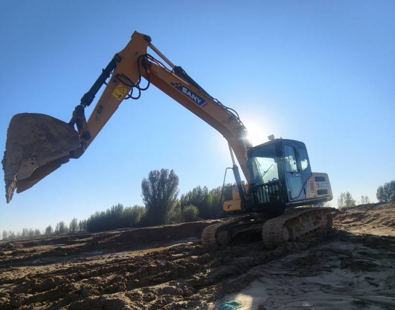 Buy Sany SY135C Used Excavator / 4 Buy Sany SY135C Used Excavator / 4