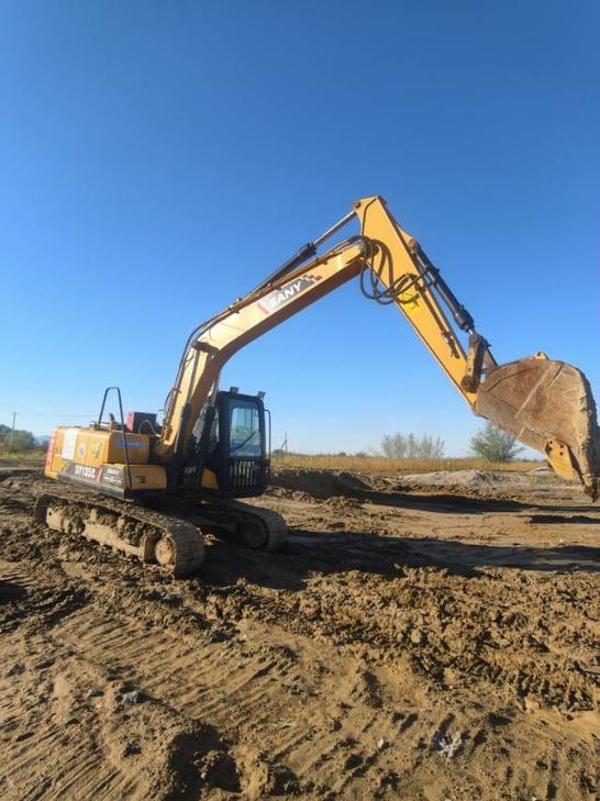 Buy Sany SY135C Used Excavator / 1