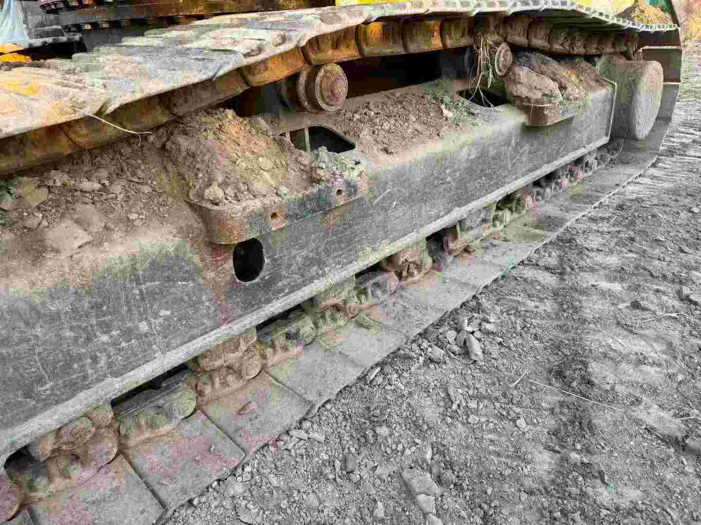 Buy Komatsu PC220-7 Used Excavator / 7 Buy Komatsu PC220-7 Used Excavator / 7