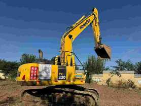Buy Komatsu PC220-7 Used Excavator / 4 Buy Komatsu PC220-7 Used Excavator / 4