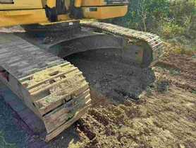 Buy Komatsu PC220-7 Used Excavator / 9 Buy Komatsu PC220-7 Used Excavator / 9