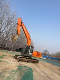 Buy Hitachi EX200-6 Used Excavator / 4 Buy Hitachi EX200-6 Used Excavator / 4