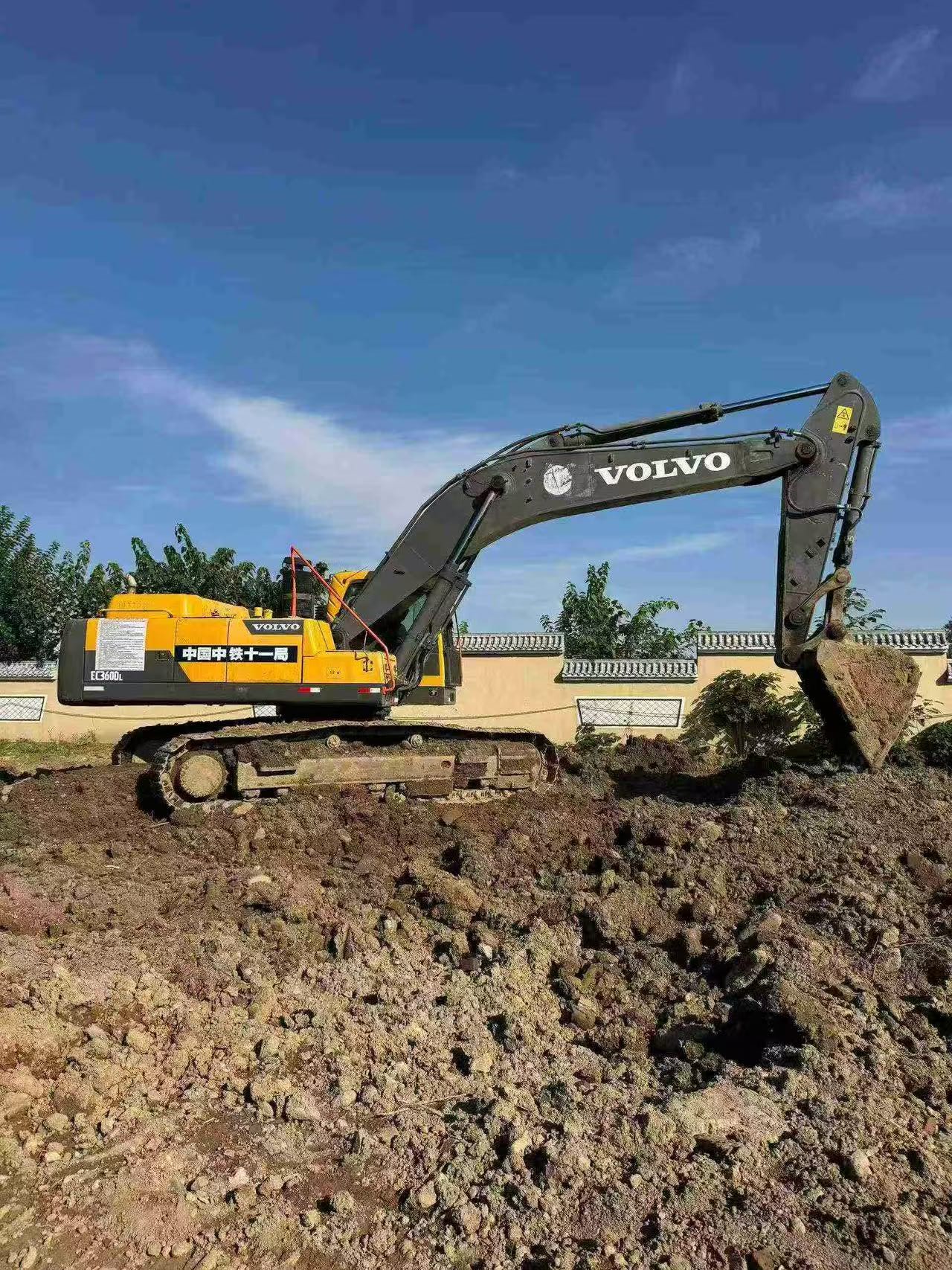 Buy Volvo 360BLC Used Excavator / 3