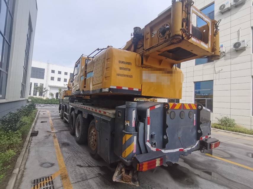 Buy XCMG XCT130L8-1 Used Crane / 4