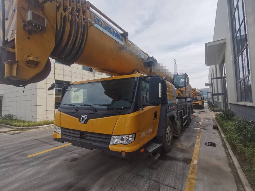 Buy XCMG XCT130L8-1 Used Crane / 2