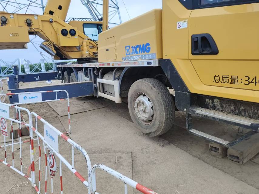 Buy XCMG QY25K5C-2 Used Crane / 4
