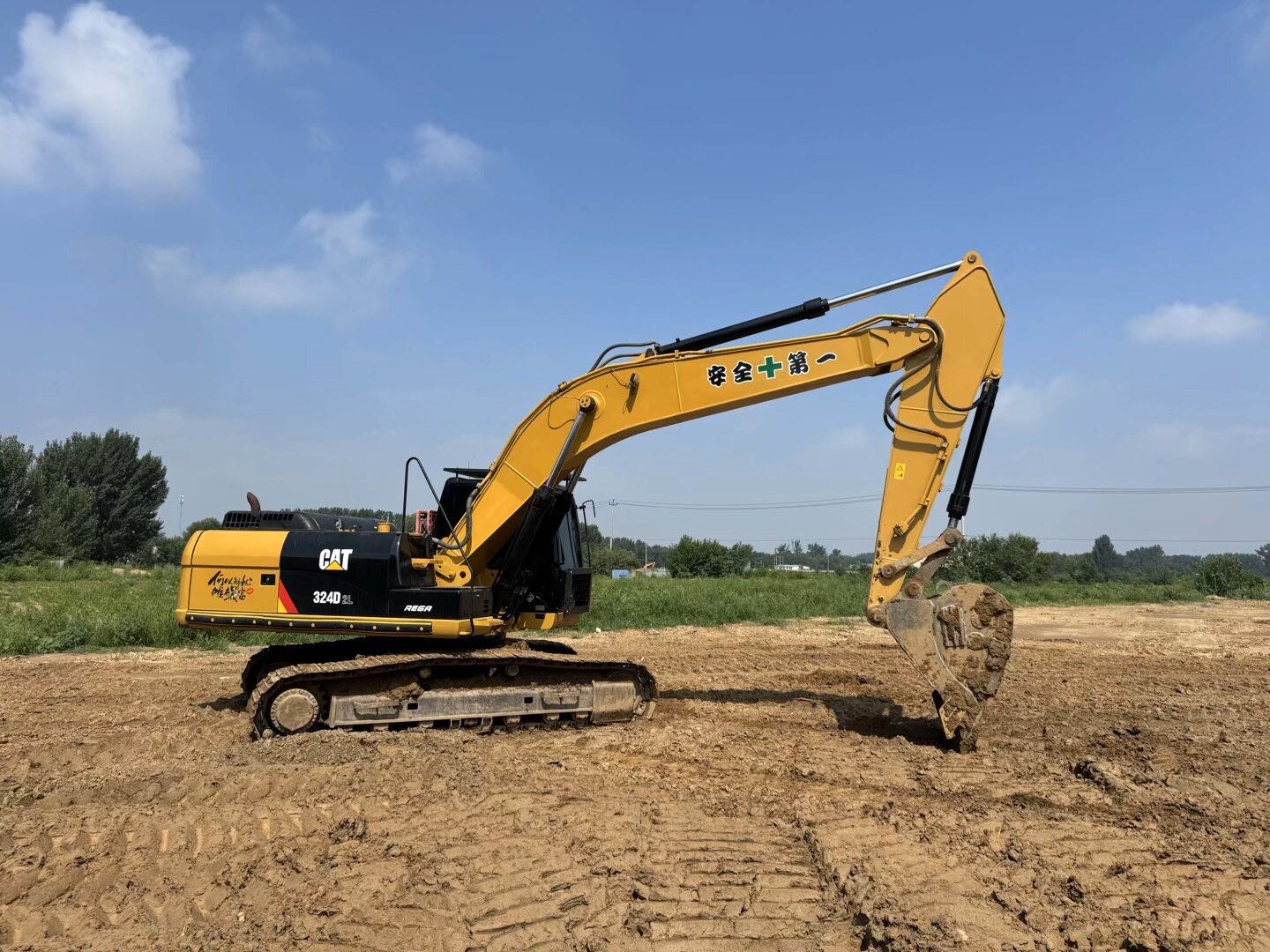 Buy Caterpillar 324D Used Excavator / 3
