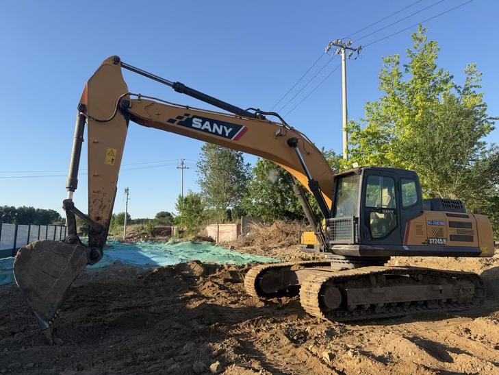 Buy Sany SY245H Used Excavator / 1
