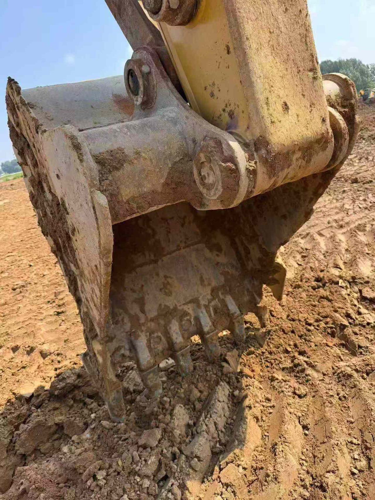 Buy Caterpillar 324D Used Excavator / 8