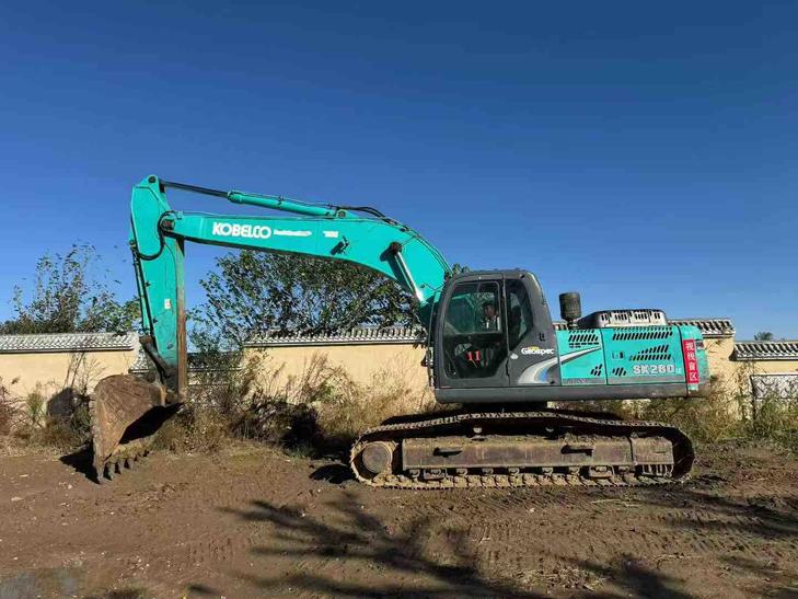 Buy Kobelco 260-8 Used Excavator / 1