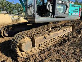 Buy Kobelco 260-8 Used Excavator / 7 Buy Kobelco 260-8 Used Excavator / 7