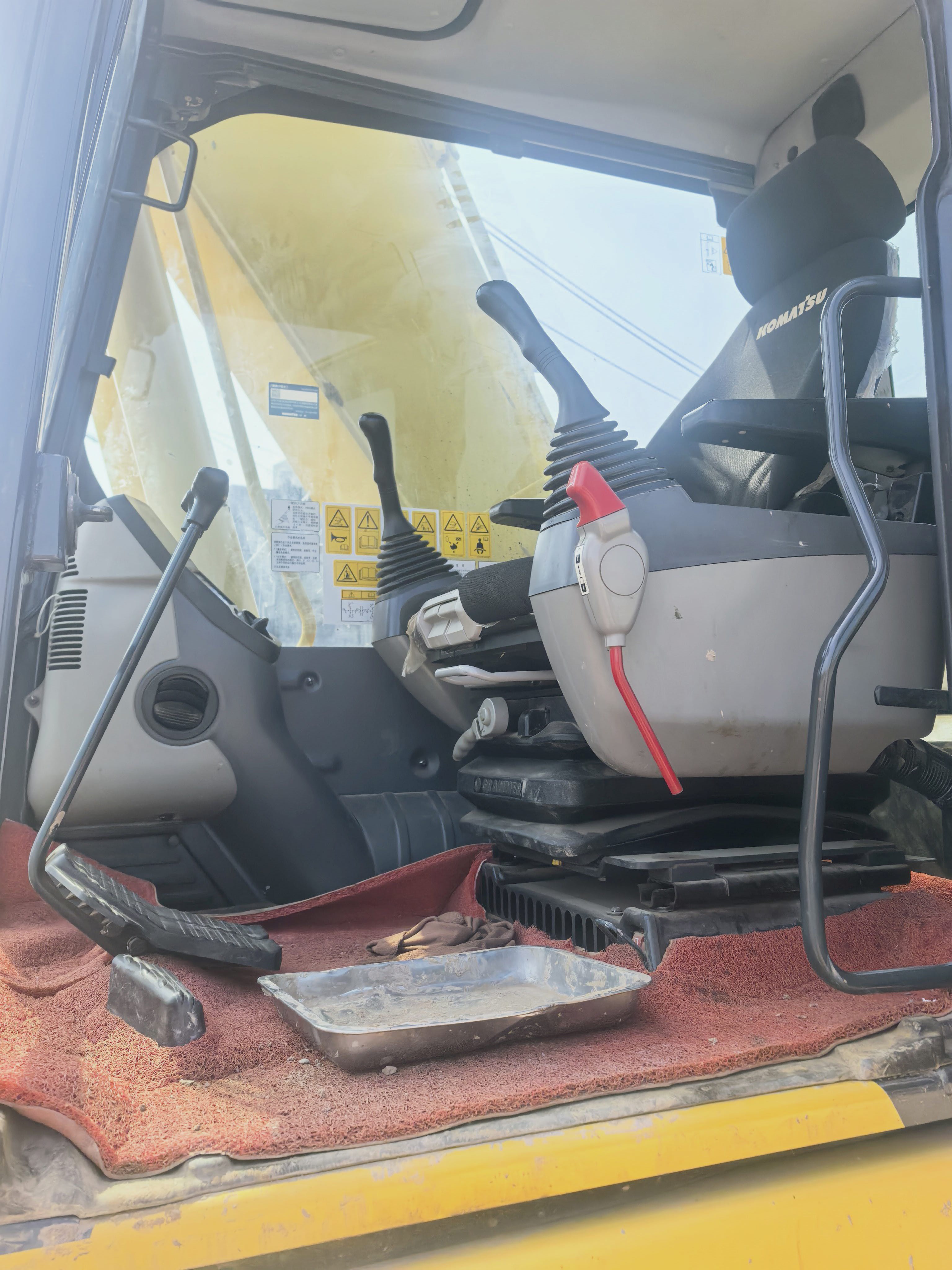 Buy Komatsu PC220 Used Excavator / 4
