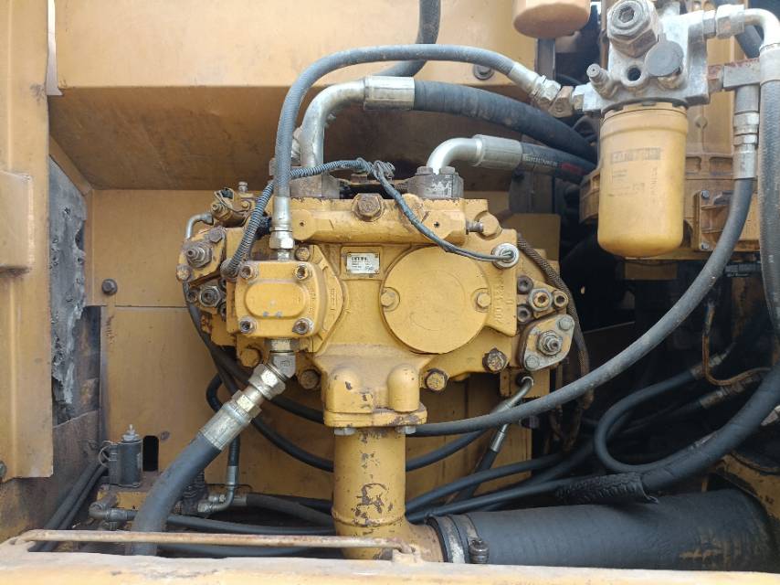 Buy Caterpillar 320C Used Excavator / 8