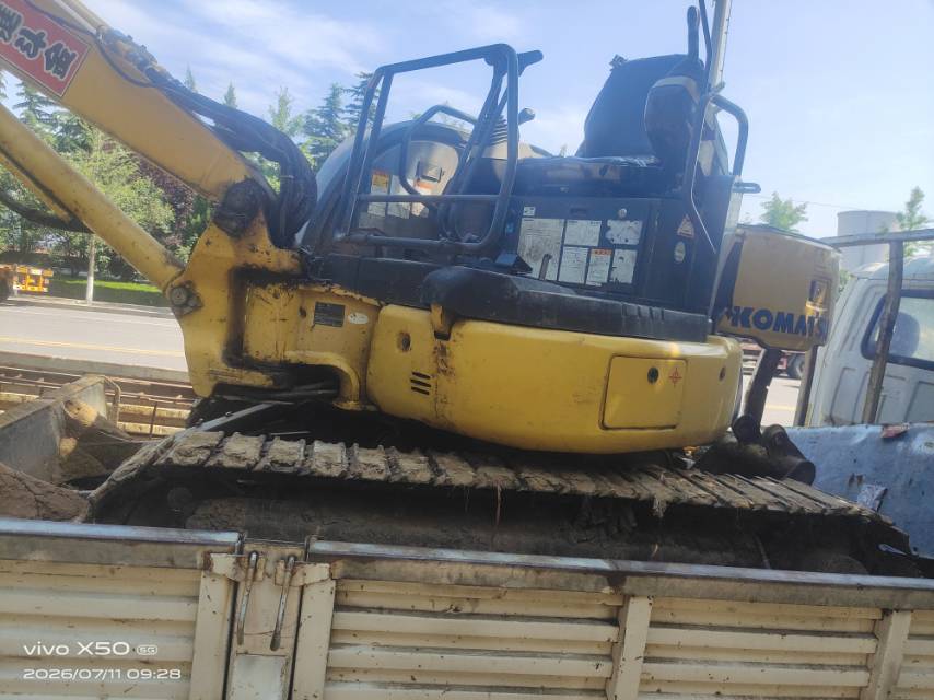 Buy Komatsu PC200-8N1 Used Excavator / 8