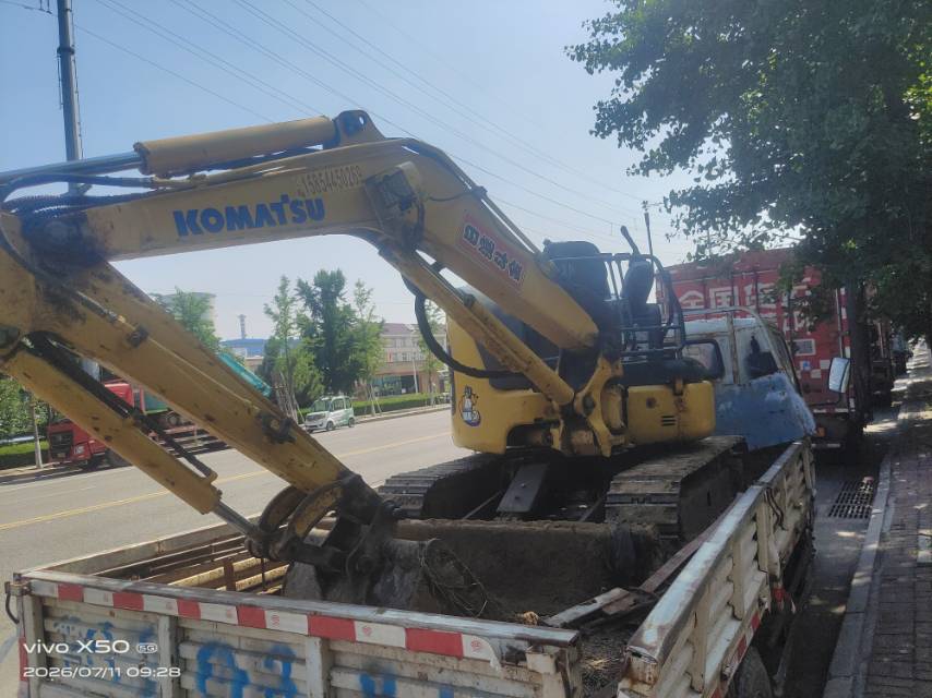 Buy Komatsu PC200-8N1 Used Excavator / 9