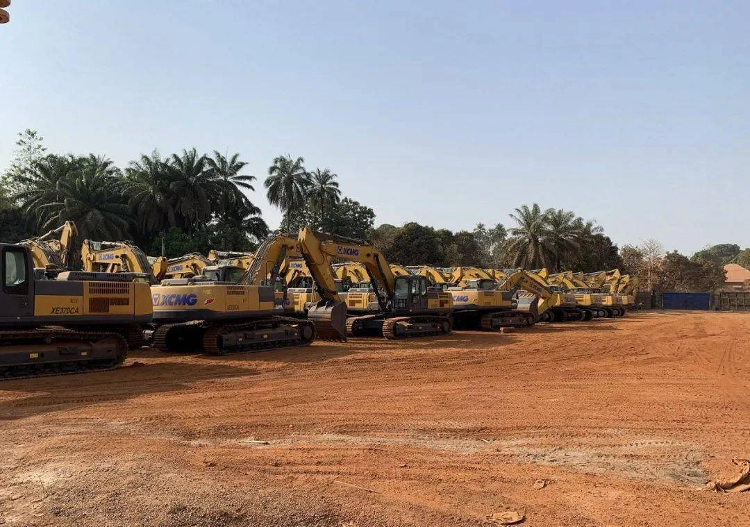 Buying a Mining Excavator in Guinea: A Practical Guide to Tonnage, Condition, and Import Compliance