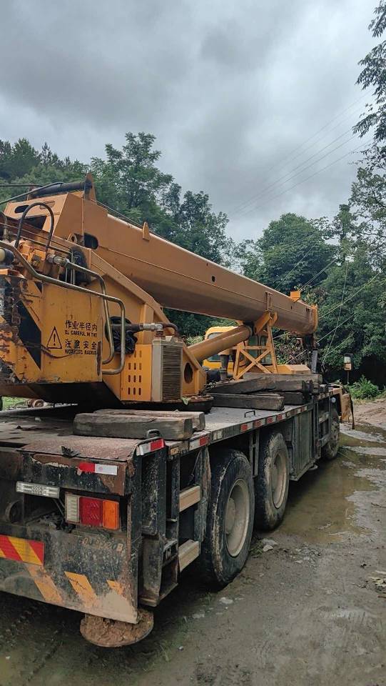 Buy XCMG QY20B Used Crane / 2