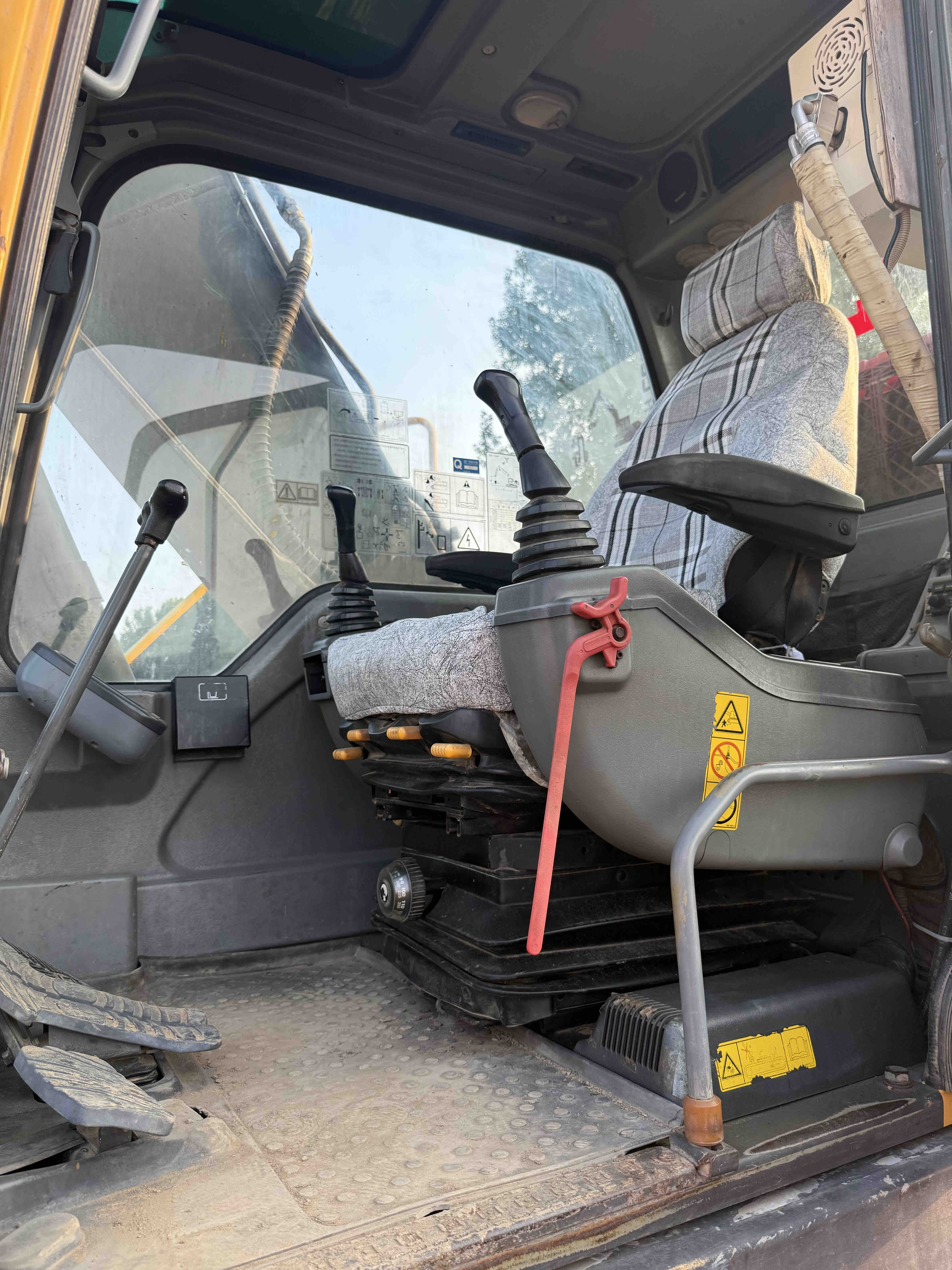 Buy Volvo 210D Used Excavator / 9