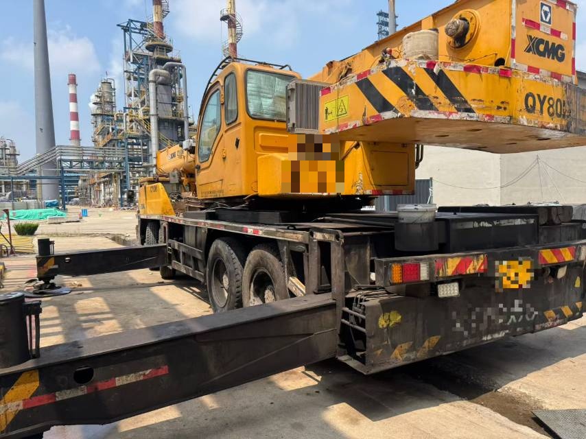 Buy XCMG QY70K Used Crane / 2
