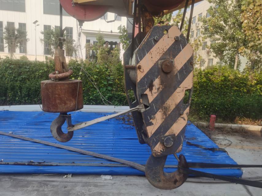 Buy XCMG QY80K6C Used Crane / 3