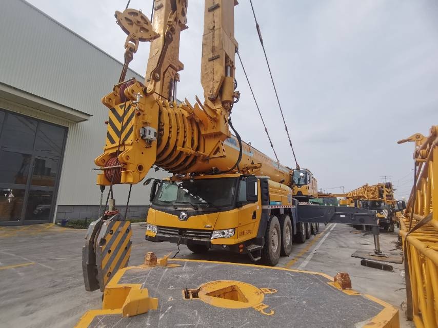 Buy XCMG XCA300L8 Used Crane / 3