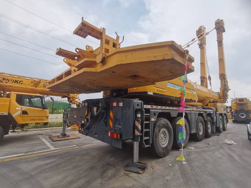 Buy XCMG XCA300L8 Used Crane / 4