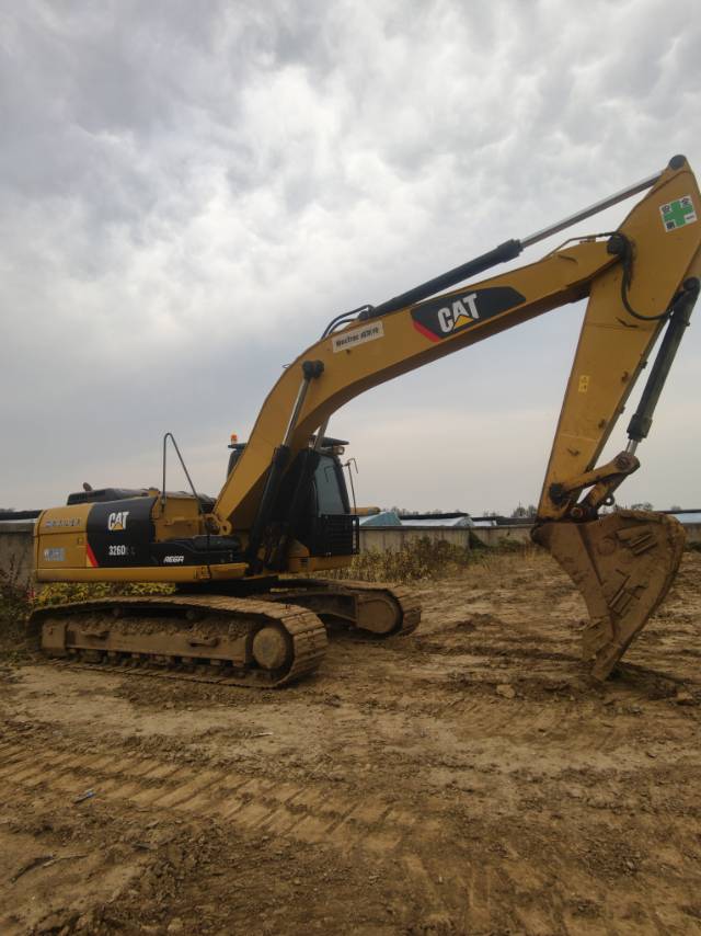Buy Caterpillar 326DL Used Excavator / 4