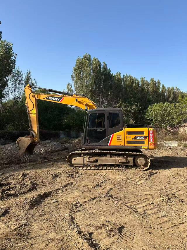 Buy Sany C135-10 Used Excavator / 2