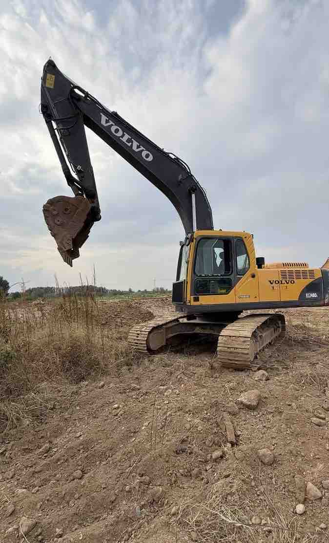 Buy Volvo 240BLC Used Excavator / 2
