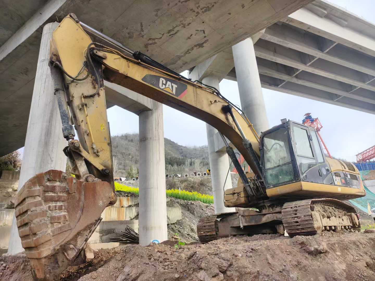 Used Caterpillar 323 Excavator 2010 Model / 4