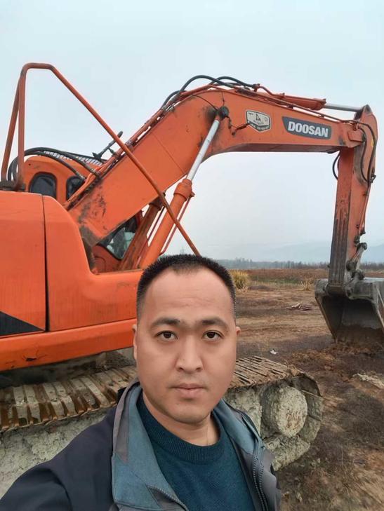 Buy Doosan DH220 Used Excavator / 1