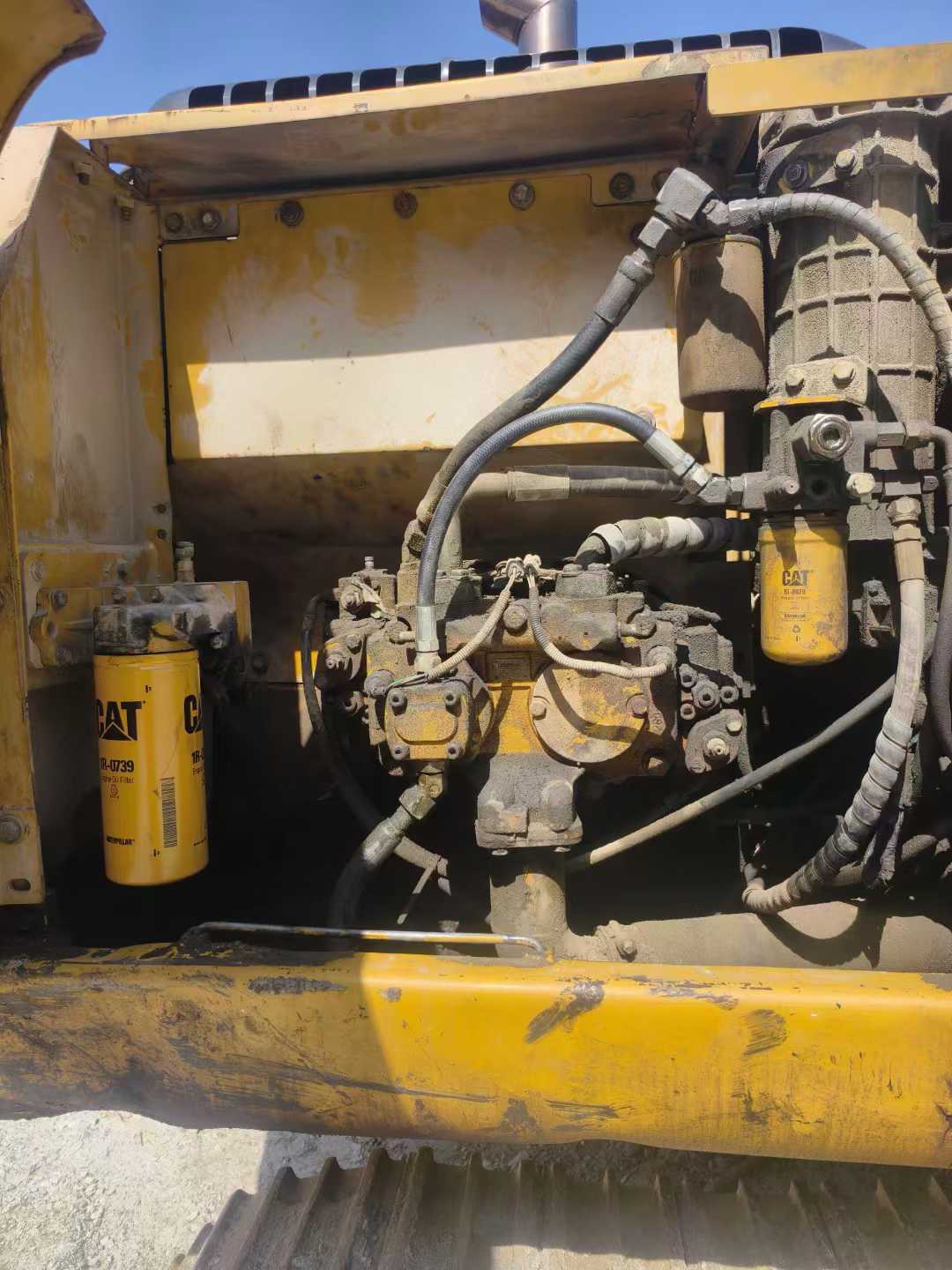 Used Caterpillar 323 Excavator 2010 Model / 8