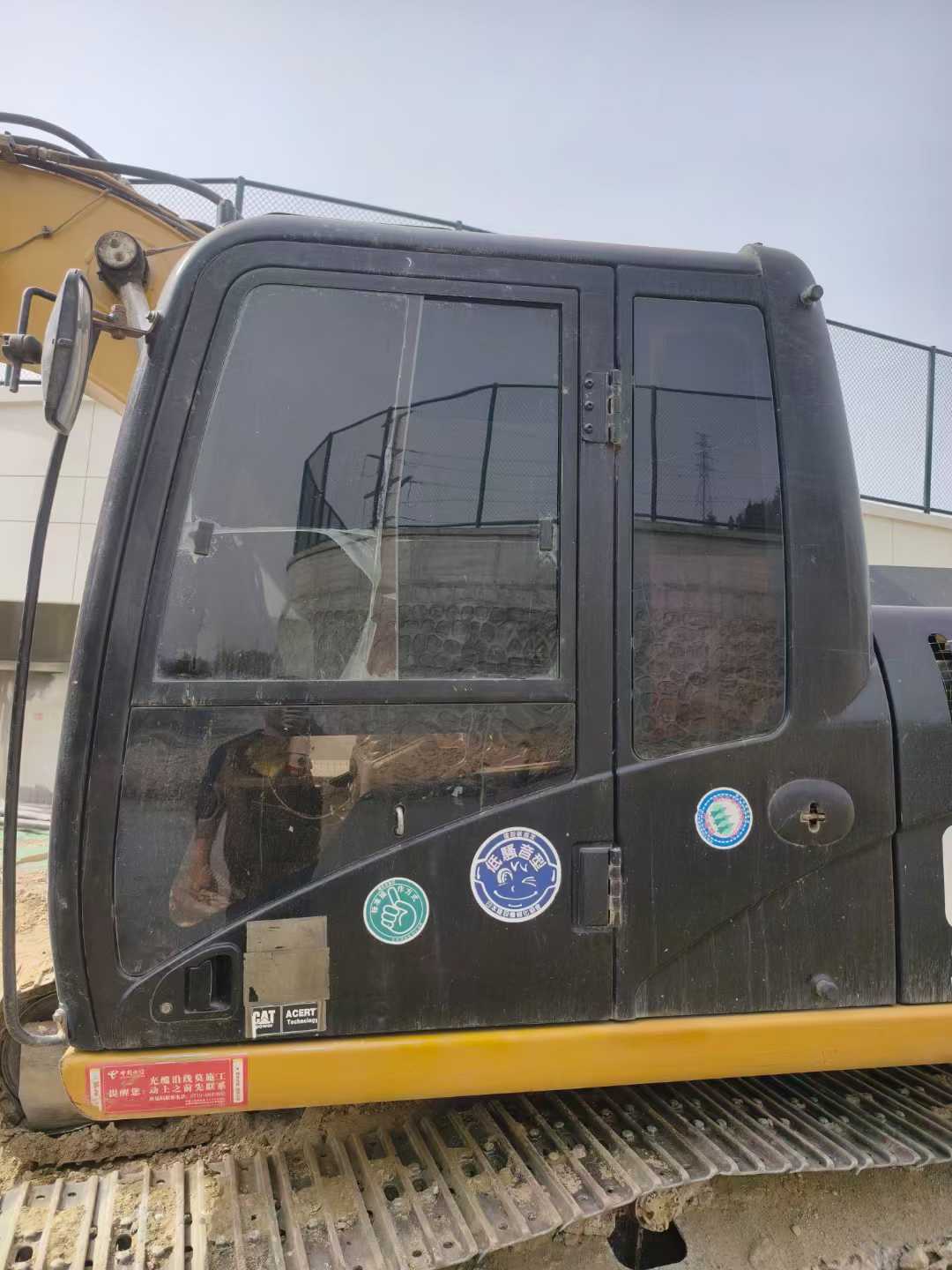 Used Hitachi ZX240 Excavator 2010 Model / 4