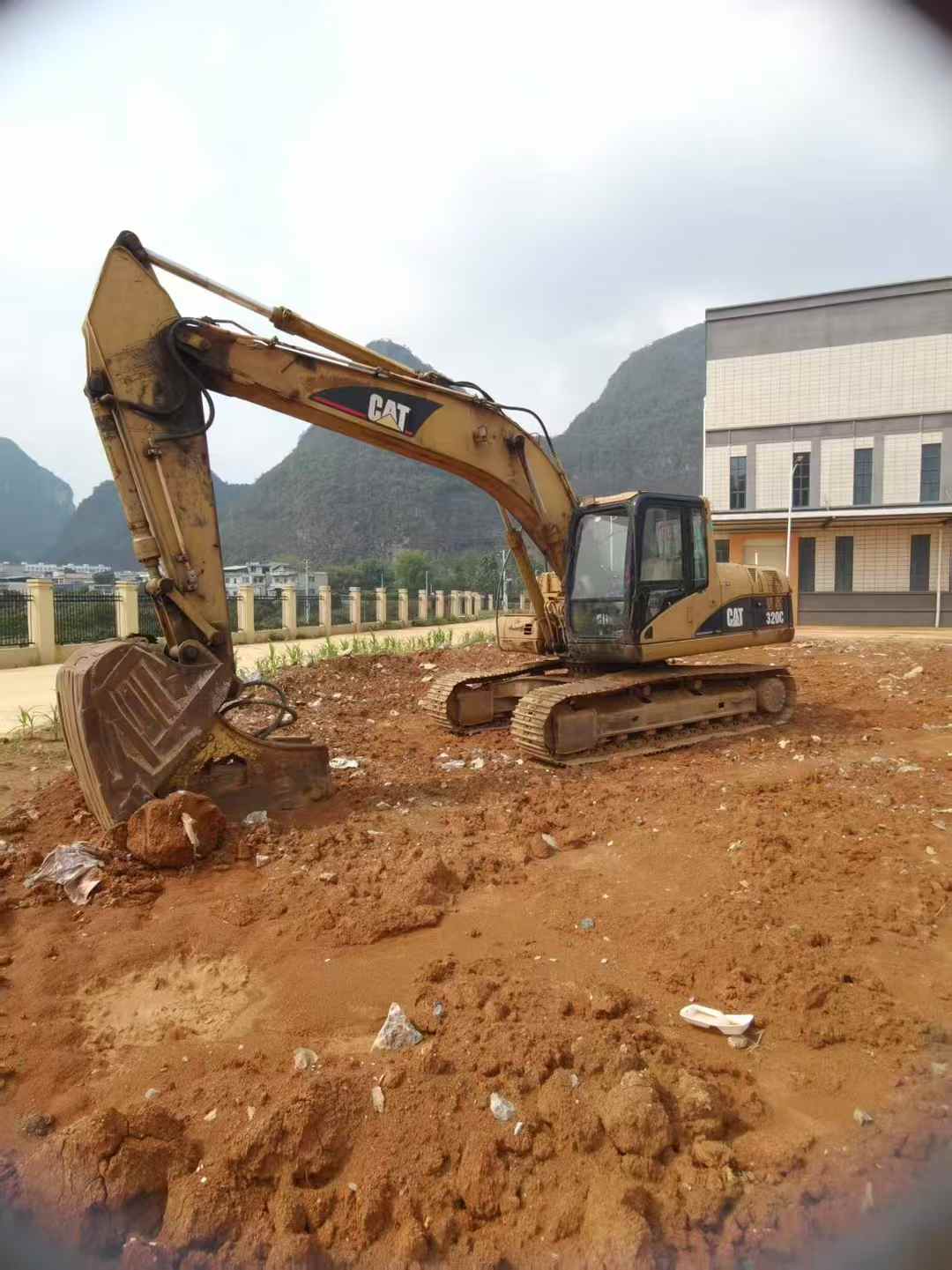 Used Caterpillar CT20 Excavator 2016 Model / 3