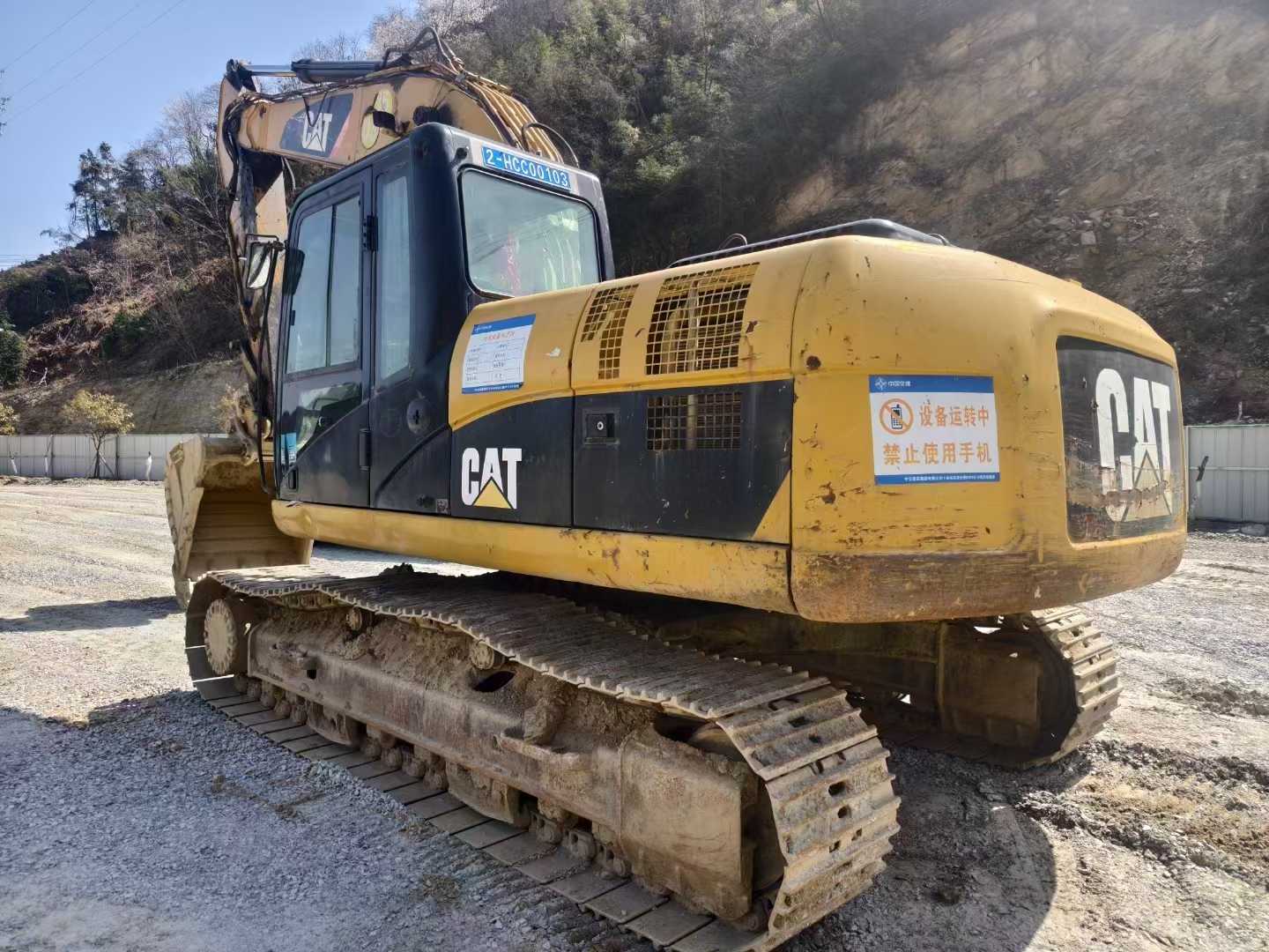 Used Caterpillar 323 Excavator 2010 Model / 5