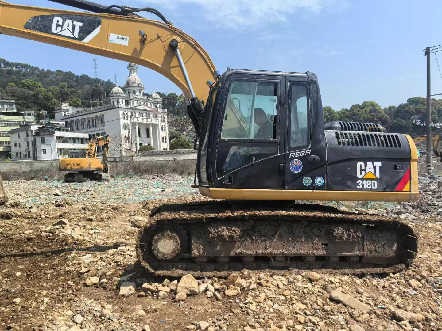Used Caterpillar CT18 Excavator 2016 Model / 3