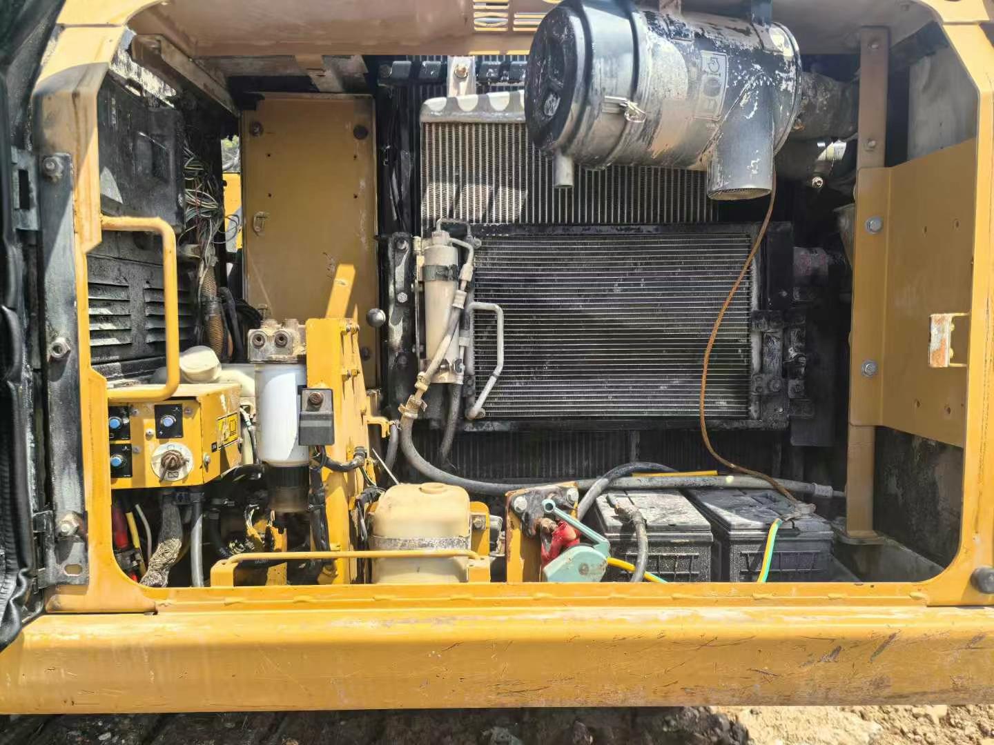 Used Caterpillar CT18 Excavator 2016 Model / 4