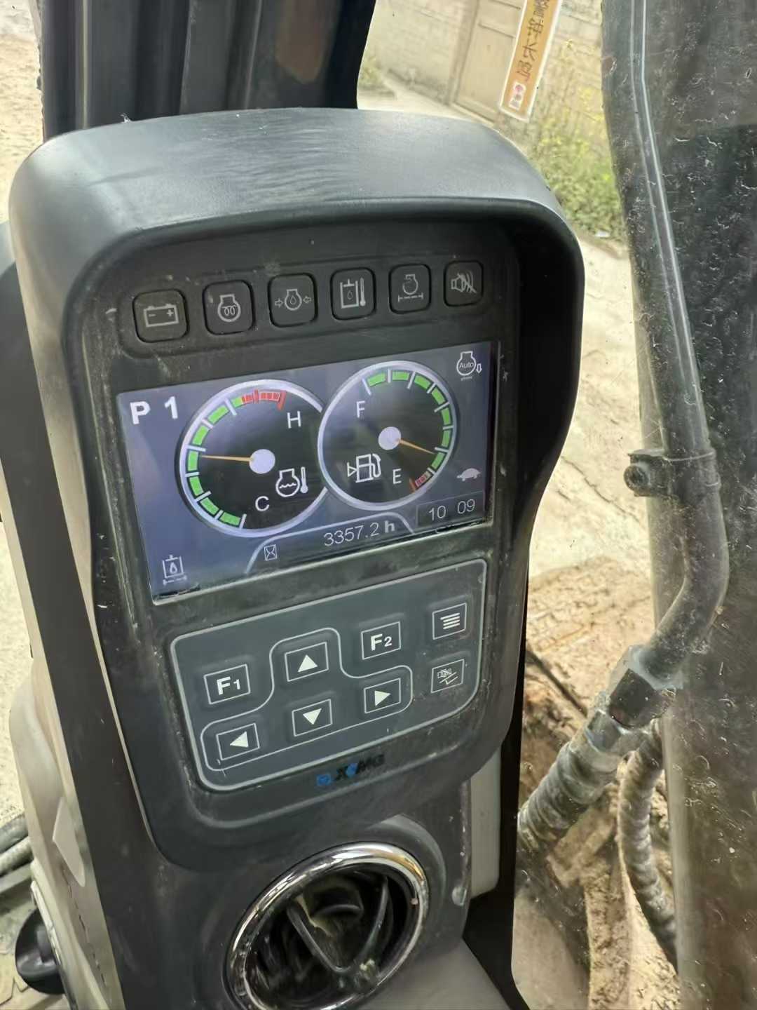 Used XCMG XE75WD Excavator 2022 Model / 6