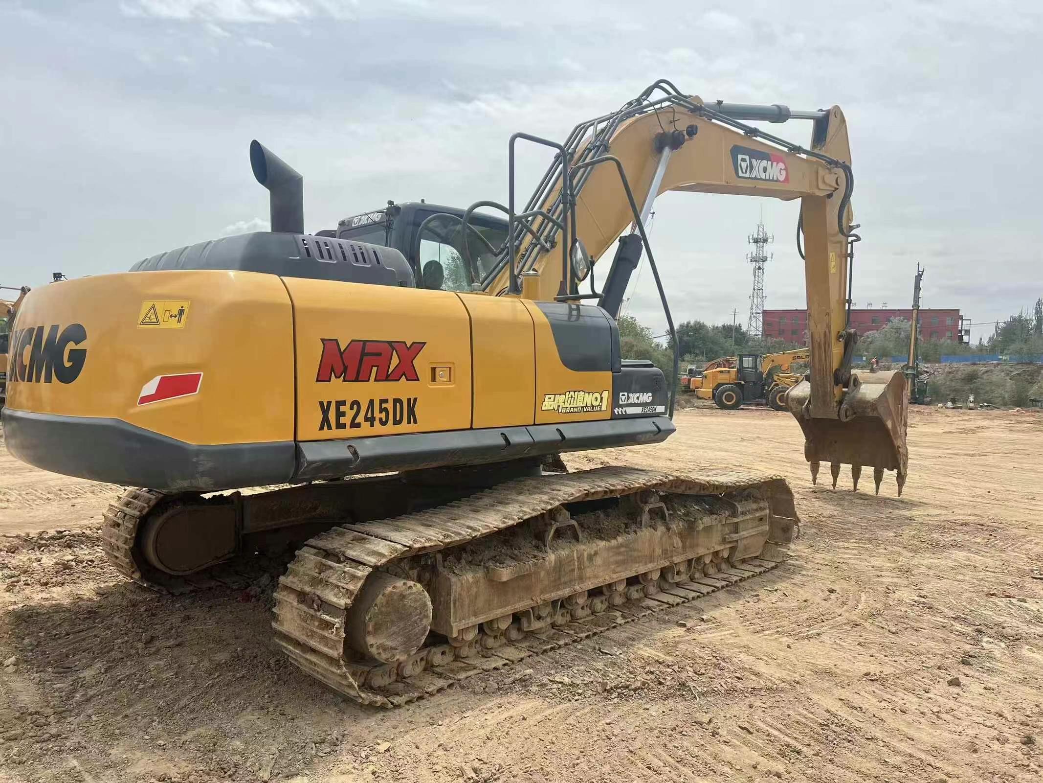 Used XCMG XE245GH Excavator 2022 Model / 3