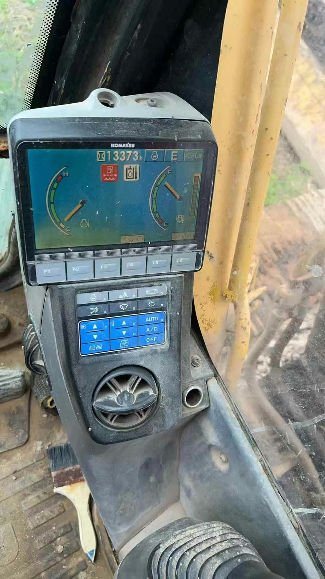 Used Komatsu PC200-8 Excavator 2016 Model / 4