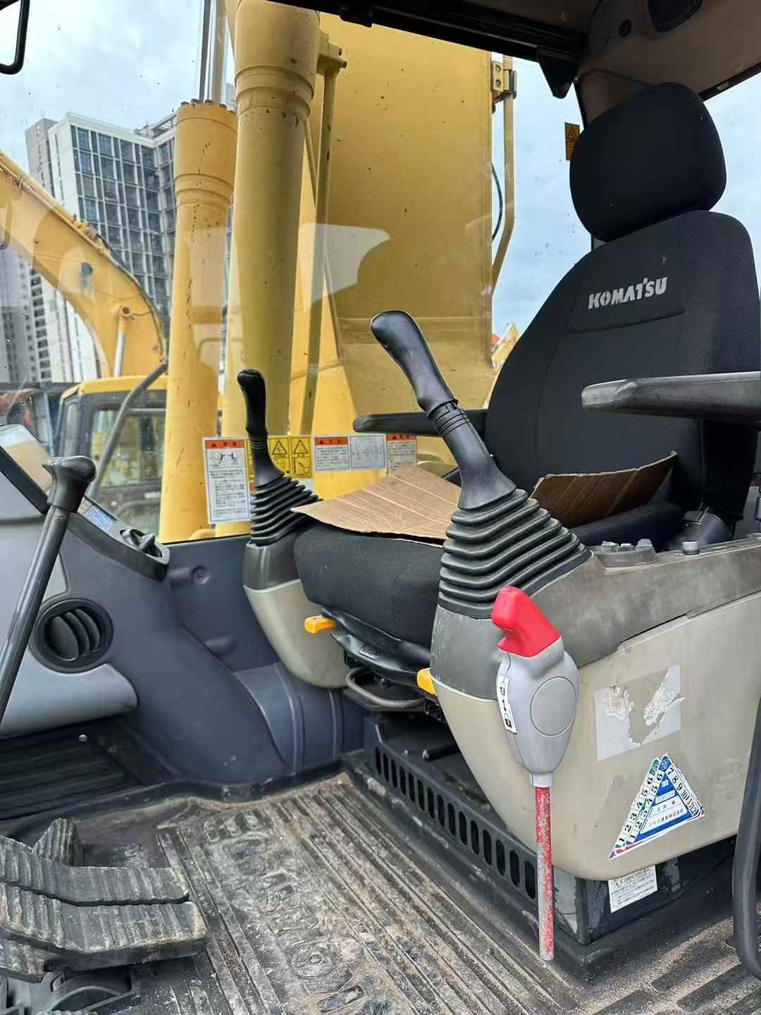 Used Komatsu PC200-8N1 Excavator 2016 Model / 3