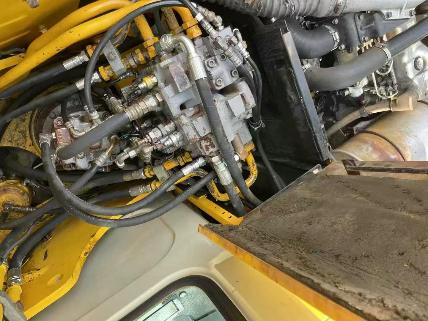 Used Kato HD512 Excavator 2016 Model / 4