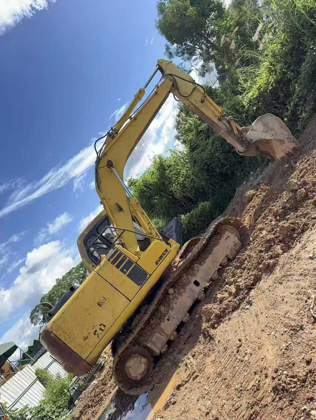 Used Komatsu PW100 Excavator 2016 Model / 2