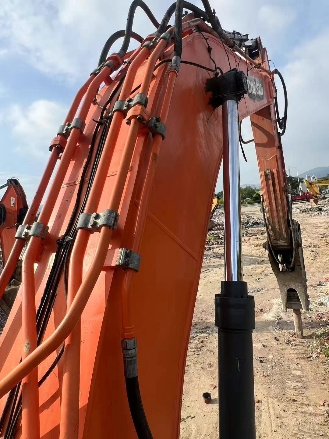 Used Doosan DX500 Excavator 2016 Model / 9